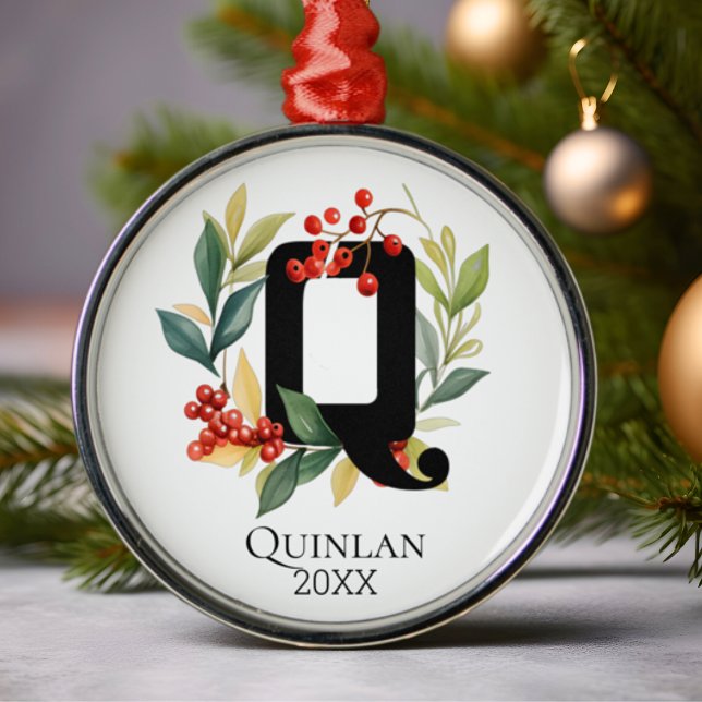 Monogram Initial Letter Q Berry Wreath Christmas Ornament Aus Metall (Von Creator hochgeladen)