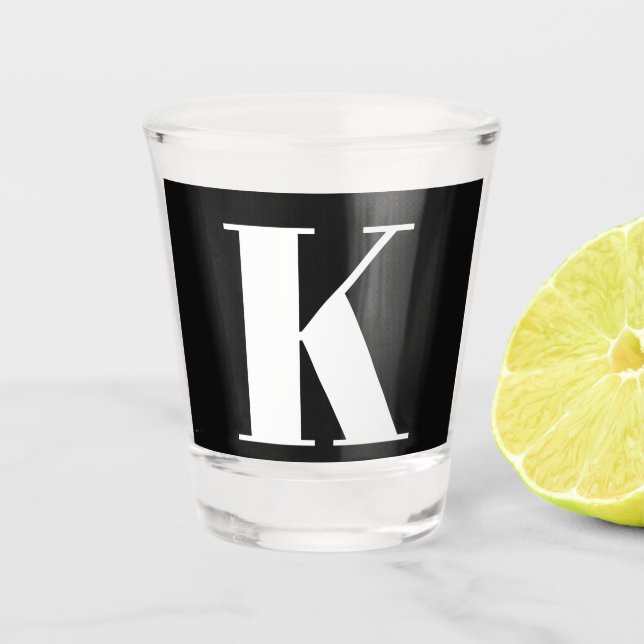 Monogram Initial Wedding Bridal Shower Gift Favor Schnapsglas (Vorderseite)