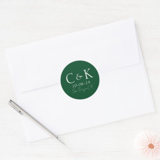 Monogram Initials on Forest Green Wedding Runder Aufkleber