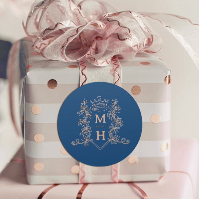 Monogram Kronenhochzeit Wappen Blau und Rose Gold Runder Aufkleber (Von Creator hochgeladen)