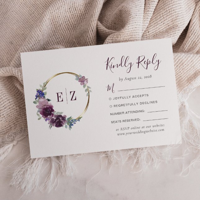 Monogram Lila Floral Wreath Gold Hoop Wedding RSVP Karte (Von Creator hochgeladen)