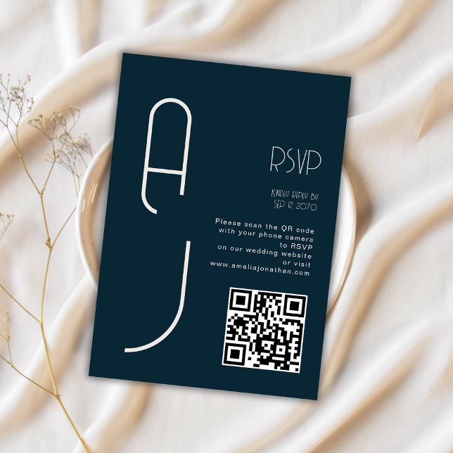 Monogram Minimal Wedding Qr Code Navy RSVP  Karte (Von Creator hochgeladen)