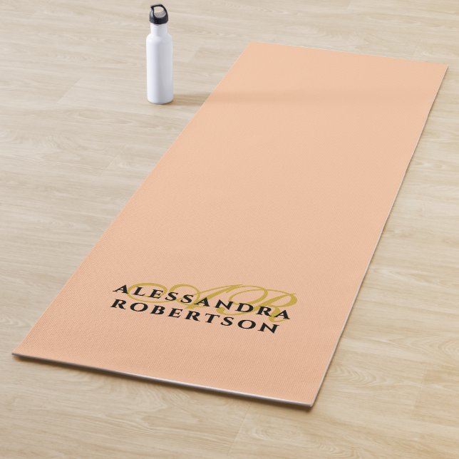 Monogram Minimalist Peach Gold Initials Black Chic Yogamatte (Beispiel)