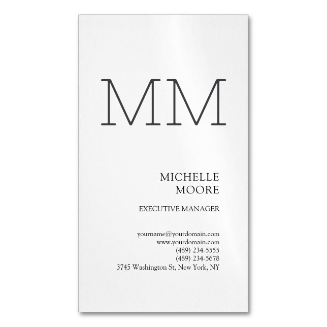 Monogram Minimalistisch Modern Schlicht White Magnetische Visitenkarte (Vorderseite Vertikal)