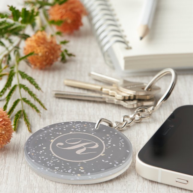 Monogram Modern Gray Terrazzo Schlüsselanhänger (Vorderseite rechts)