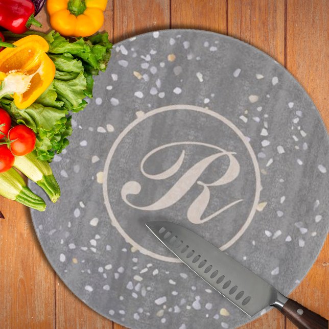 Monogram Modern Gray Terrazzo Schneidebrett (Monogram Modern Grey Terrazzo Cutting Board by Looly Elzayat
)