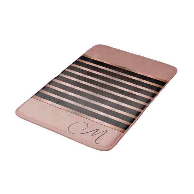 Monogram Modern Lachs Pink auf Black Bath Mat Badematte (Schrägansicht)