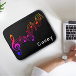Monogram Music Colorful Black Simple Laptopschutzhülle<br><div class="desc">Farbige Musiknoten auf schwarzem Hintergrund mit einem weißen Monogramm-Vornamen.</div>