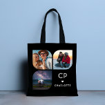 Monogram Name 3 Foto Modern Trendly Simple Tasche<br><div class="desc">Monogram Name 3 Foto Modern Trendy Simple Tragetaschen bietet drei Ihrer Lieblings-Fotos mit Ihrem personalisierten Namen und Monogramm in elegantem Schwarz-Script. Personalisieren Sie den Text durch Bearbeiten in den bereitgestellten Textfeldern. Perfekt zum Geburtstag, Weihnachten, Muttertag, Babyduschen, Brautpartys, Mama, Schwester, Cousins, beste Freunde und vieles mehr. FOTO TIPP: Zentrieren Sie Ihr...</div>
