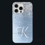 Monogram, Name des blauen, gebürsteten Metalls Sil iPhone 15 Pro Max Hülle<br><div class="desc">Dieses schicke Gehäuse mit hübschem silber funkelndem Glitzer auf blau gebürstetem metallischem Hintergrund ist einfach zu personalisieren.</div>