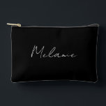 Monogram Name Eleganto Modern Black Zubehörtasche<br><div class="desc">Monogram Name Elegant Modernes Black Accessory Pouch. Stilvoll personalisieren Sie mit Ihrem individuelle Name.</div>