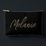 Monogram Name Eleganto Modernes Minimalistisches G Zubehörtasche<br><div class="desc">Monogram Name Elegant Moderne Minimalistische Gold Black Accessory Pouch. Stilvoll personalisieren Sie mit Ihrem individuelle Name.</div>