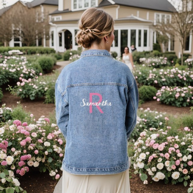 Monogram Name Initials Pink White Script Jeansjacke (Hochzeit Rückseite)