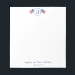 Monogram Notizblock<br><div class="desc">Mit unserem Patriotic Red, White und Blue Notepad präsentieren wir Ihnen Ihr amerikanisches Stolz! Dieses stilvolle Notizblock zeichnet sich durch ein schön detailliertes Design amerikanischer Fahnen aus, das mit einem Single-Letter-Monogramm Ihrer Wahl betont wird. Dieses Notizblock eignet sich ideal zum Herunterladen von Notizen, zum Erstellen von Listen oder zum Schreiben...</div>