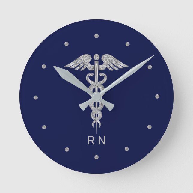 Monogram Nurse Silver Gray Caduceus auf Navy Blue Runde Wanduhr (Vorderseite)