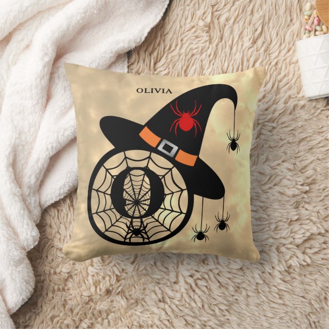 Monogram O Halloween Sky Hexenspinnen Name Kissen (Decke)