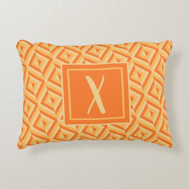 Monogram Orange Drei-Tonen-Diamantmuster Dekokissen (Vorderseite)
