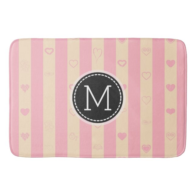 Monogram Pink Stripes Modernes Herzmuster Badematte (Vorderseite)
