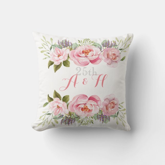 Monogram Pink Wedding Anniversary Blume Wreath Kissen (Vorderseite)