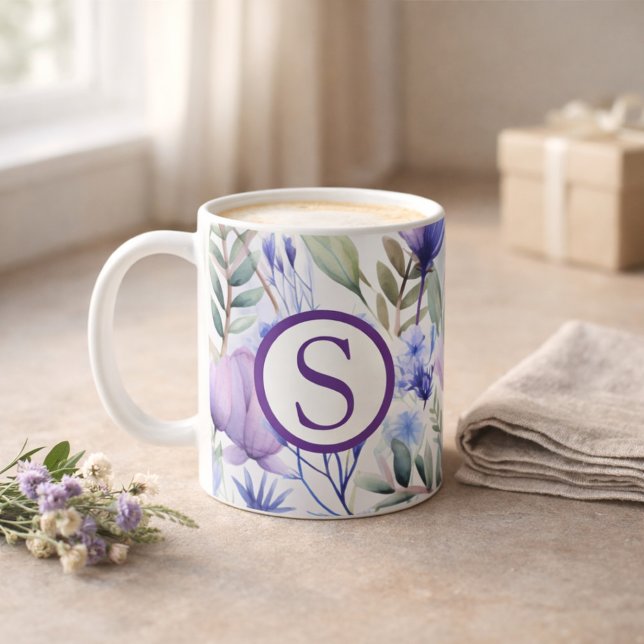 Monogram Purple Floral Kaffeetasse (Von Creator hochgeladen)