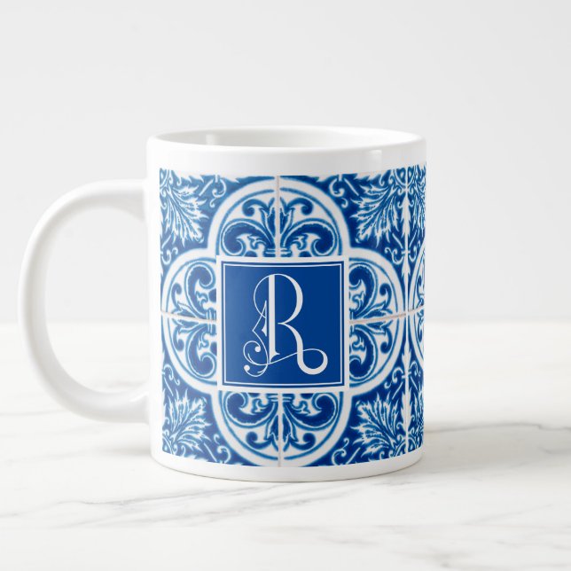 Monogram R, Classic Blue Tile Design Jumbo-Tasse (Links)
