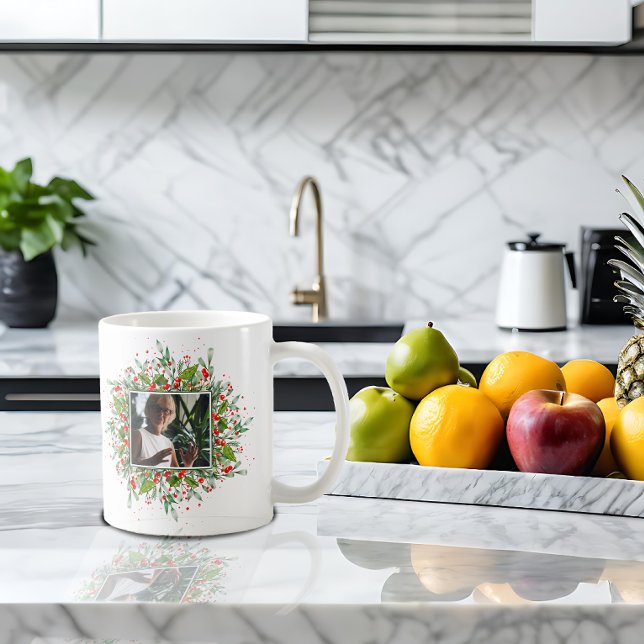 Monogram Red Christmas Letter photoCoffee Tasse (Von Creator hochgeladen)