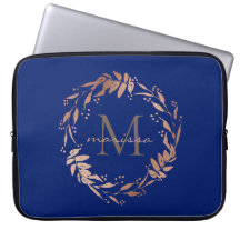 Monogram Rose Gold Eukalyptus Wreath auf Navy Blue