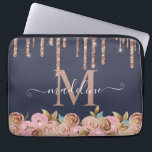 Monogram Rose Gold Glitzer Tropfen Girly Glam Laptopschutzhülle<br><div class="desc">Monogram Pink Glitzer Girly Glam Laptop Sleeve - Sie Liebe zu funkeln, warum sollte Ihr Notebook nicht? Dieses hübsche, marineblaue Laptop-Gehäuse besticht durch tropfenden Rose-Gold-Glitzer mit schwarzen und goldfarbenen weiblichen Blumen. Fügen Sie eine persönliche Touch hinzu, indem Sie Ihren Namen und den Initialen hinzufügen. Der Fall wird Teil einer Sammlung...</div>