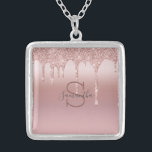 Monogram Rose Gold Glitzer Tropfen Rosa Name Versilberte Kette<br><div class="desc">Eine Rose Gold tropfende Glitzer mit Monogramm Namen Halskette für sie. Diese machen großartige Brautparty Geschenke. Sehen Sie sich unsere anderen Produkte in der Rose Gold Dripping Glitzer Kollektion an.</div>