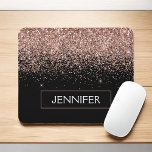 Monogram Rose Rose Gold Glitzer & Sparkline Mousepad<br><div class="desc">Rose Gold - Rosa und Schwarz Imitat Glitzer Sparkle Elegant und Moderne schicke modische Luxus Mit Monogramm Mouse Pad. Diese Monogramm - fügen Sie Ihren eigenen Namen personized mousepad kann aktualisiert werden mit Ihrem Namen.</div>