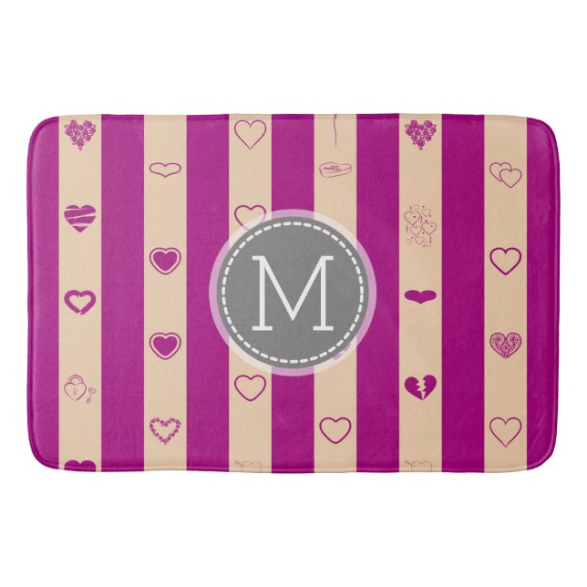 Monogram Royal Fuchsia Stripe Modernes Herzmuster Badematte (Vorderseite)