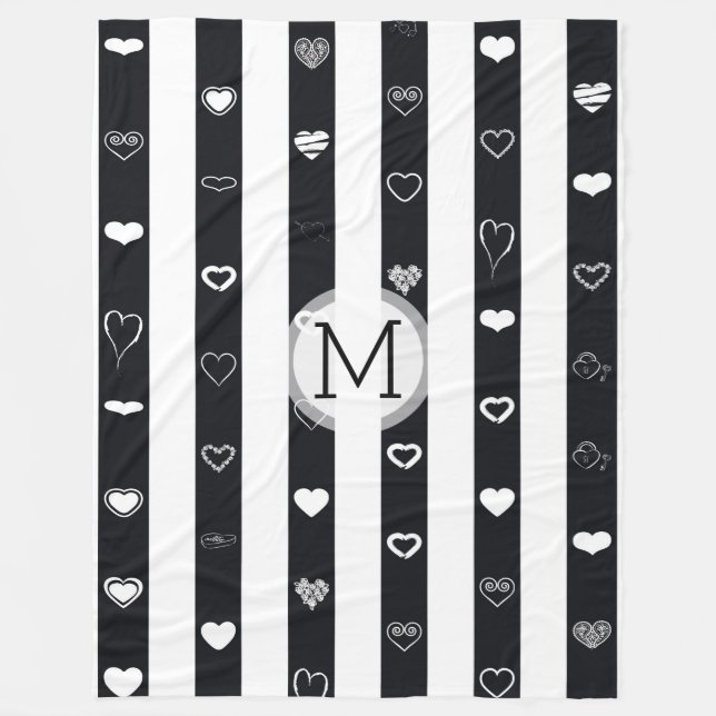 Monogram Schwarz-weiß Stripes Modernes Herzmuster Fleecedecke (Vorderseite)
