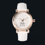 Monogram-Signatur Handgeschriebenes Script Rosa Armbanduhr<br><div class="desc">Stilvolle, moderne, kundenspezifische Monogramm-Armabdeckung mit moderner minimalistischer Signaturtypografie gepaart mit serifenlosem Schriftart in minimalem Schwarz über einem rot-rosa Hintergrund. Machen Sie es sich selbst, indem Sie Ihren eigenen Monogrammnamen und Text auf der Rückseite hinzufügen, um ein so einzigartiges Design wie Sie sind zu erstellen. Perfektes Geschenk für jeden Anlass wie...</div>