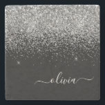 Monogram Silver Black Glitzer Script Girenname Steinuntersetzer<br><div class="desc">Monogram Name Stone Tile mit Sparkle Glitzer und Silver. Das macht den perfekten Abschluss,  süßen 16 Geburtstag,  Hochzeit,  Brautparty,  Jubiläum,  Babydusche oder Junggeselinnen-Abschied Geschenk für jemanden,  die Lieben glamourösen Luxus und schicke Stile.</div>