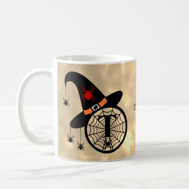 Monogram T Halloween Sky Hexenspinnen Name Kaffeetasse (Links)