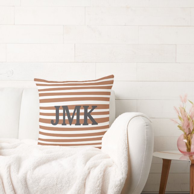 Monogram Terracotta Modern Stripes Minimalist  Kissen (Liege)