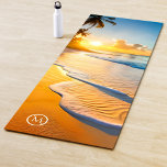 Monogram Tropical Beach Waves Sunset Yogamatte<br><div class="desc">Eine Yoga-Matte mit einem Bild eines Sonnenuntergangs auf einem entspannenden tropischen Strand mit individueller Monogramm (optional). Eine schöne Ergänzung zur Entspannung.</div>