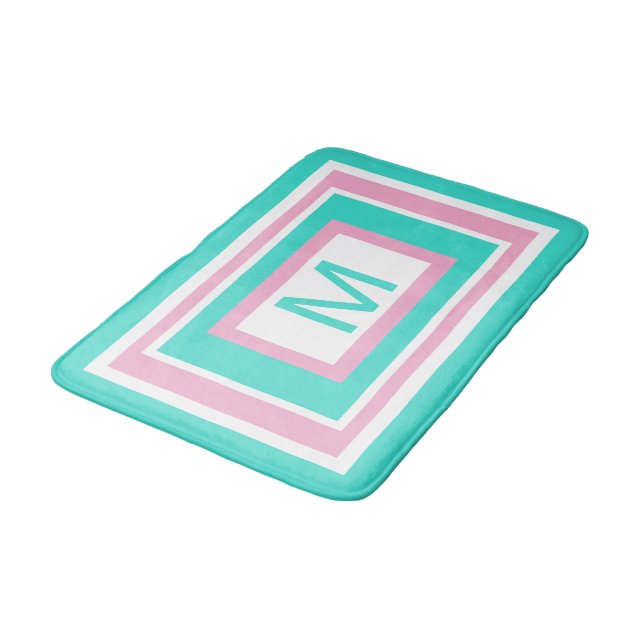 Monogram Türkis White Pink Geometric Badematte (Schrägansicht)