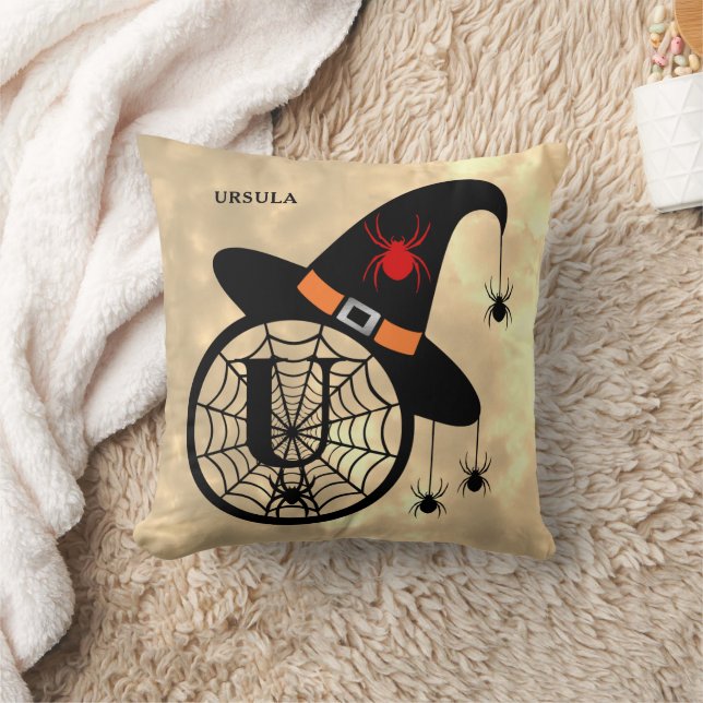 Monogram U Halloween Sky Hexenspinnen Name Kissen (Decke)