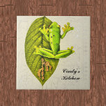 Monogram Vintag Bright Green Gliding Tree Frog Fliese<br><div class="desc">Fügen Sie Ihr Monogramm oder einen anderen Text im Abschnitt Personalisieren hinzu, um dieses Bild zu einem benutzerdefinierten Bild zu machen. Wenn Sie keinen Text gewollt haben, entfernen Sie den Platzhalterinhalt. Diese Vintage Abbildung eines glitzernden Baumfrosches, auch Agalychnis spurrelli genannt, ist eine Froschart in der Familie der Phyllomedusidae. Es wird...</div>