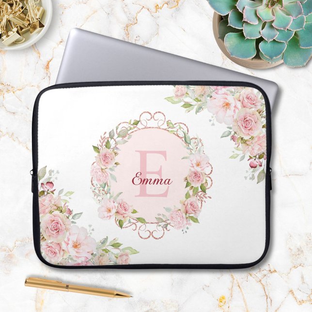 Monogram Watercolor Blush Pink Rose Flowers Floral Laptopschutzhülle (In situ)