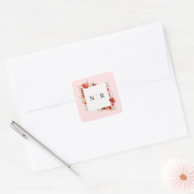Monogram Wedding Delicate Poppy Pink Wedding Quadratischer Aufkleber (Umschlag)