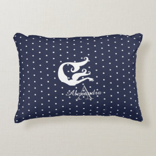 Monogram White Meerjungfrau auf Marineblau Dekokissen