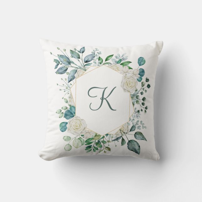 Monogram White Roses Greenery Eukalyptus Floral Kissen (Vorderseite)
