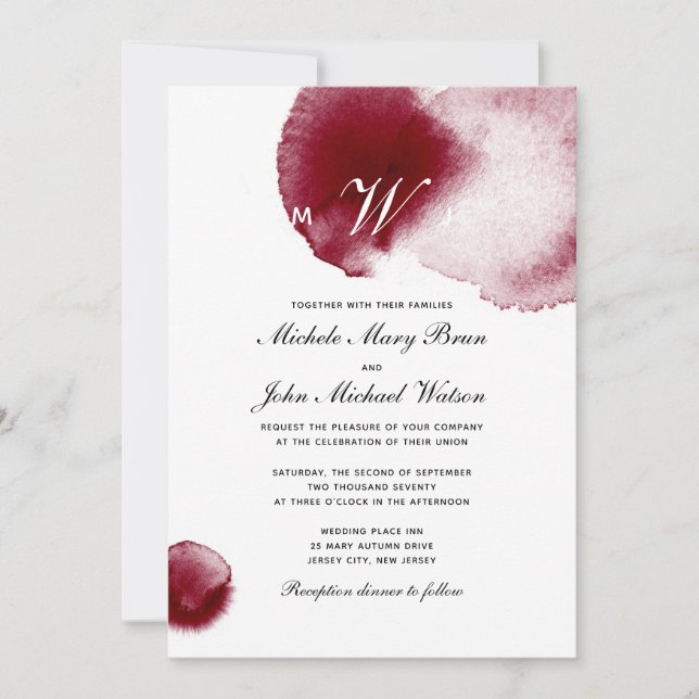 Monogram Wine Red Spill Burgundy Wedite Einladung (Vorderseite)