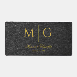 Monogram With Couple Name Black Leather Texture Bg Schreibtischunterlage
