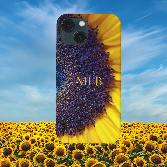 Monogram Yellow Sunflower Closeup with Initials iPhone 15 Hülle (Von Creator hochgeladen)