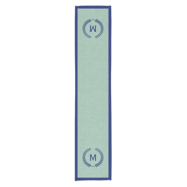 Monogramierte Mint-Green Imitate Linen & Blue Kran Kurzer Tischläufer (Vorderseite)