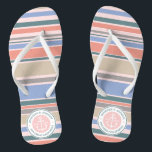 Monogramm-Anker-modisches Streifen-Rosa-Seestrand Flip Flops<br><div class="desc">Ein eleganter weißer Anker ist das Mittelstück dieser stilvollen dennoch nüchternen Streifen der einfachen, trendy, bunten Entwurfsaufmachung im Serenityblau, Rosenquarzrosas, Dahlieorange, arktischen Grüns, Opalgraus und Mandelbeige. Frisch, Spaß, Seeentwurf perfekt für Frühling und Sommer. Dieser Entwurf ist das neutrale/Flüssigkeit Geschlecht und wird für alle Paare arbeiten. Fertigen Sie mit Ihren Namen,...</div>