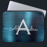 Monogramm aus blauem Metallic Modernes Chic Laptopschutzhülle<br><div class="desc">Blaue und graue Imitate Edelstahl Metallfolien Moderne und elegante Monogram Schlacke. Diese mit Monogramm personalisierte Laptop-Hülle kann auf Ihren Anfangs- und Vornamen angepasst werden und macht ein perfektes Weihnachts- oder Geburtstagsgeschenk.</div>